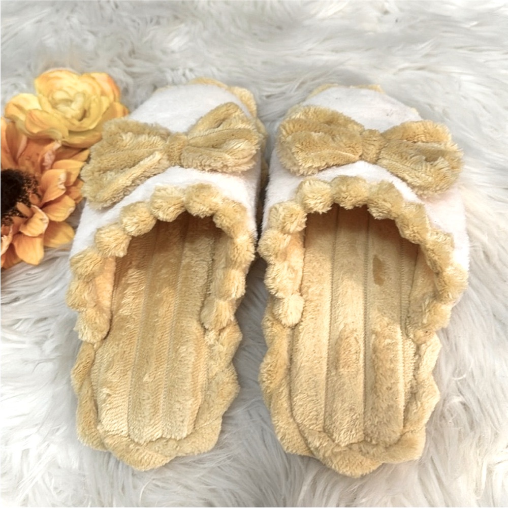 Yellow And White Bow Slippers Sz 7.5-8.5 (38-39) NEW! - Picture 4 of 6